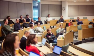 Studenten in collegezaal